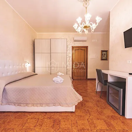 Bed & Breakfast - E 3*