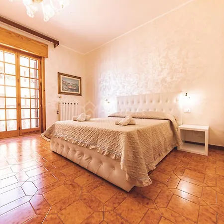 Bed & Breakfast - E 3*