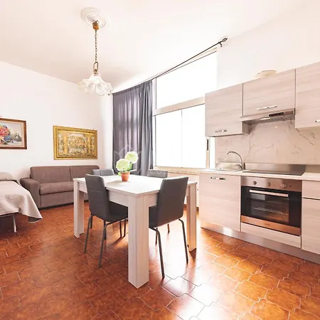 - E Bed & Breakfast 3*