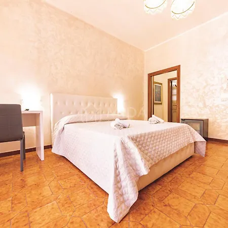 - E Bed & Breakfast 3*